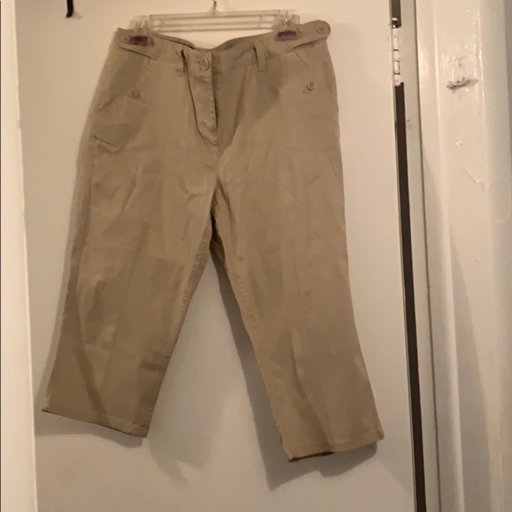 INC International Concepts Bermuda short capris